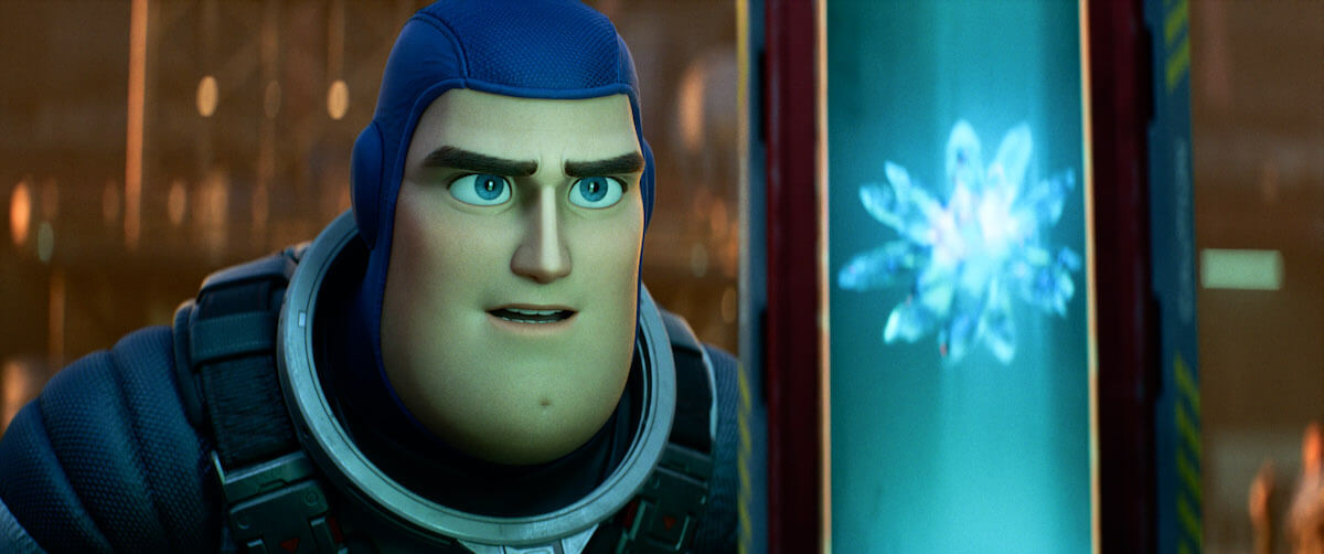 Lightyear, la recensione. Verso l'inclusione e oltre, prima storica coppia queer in un film Disney Pixar - LIGHTYEAR ONLINE USE b020 114a pub.pub16.807 - Gay.it