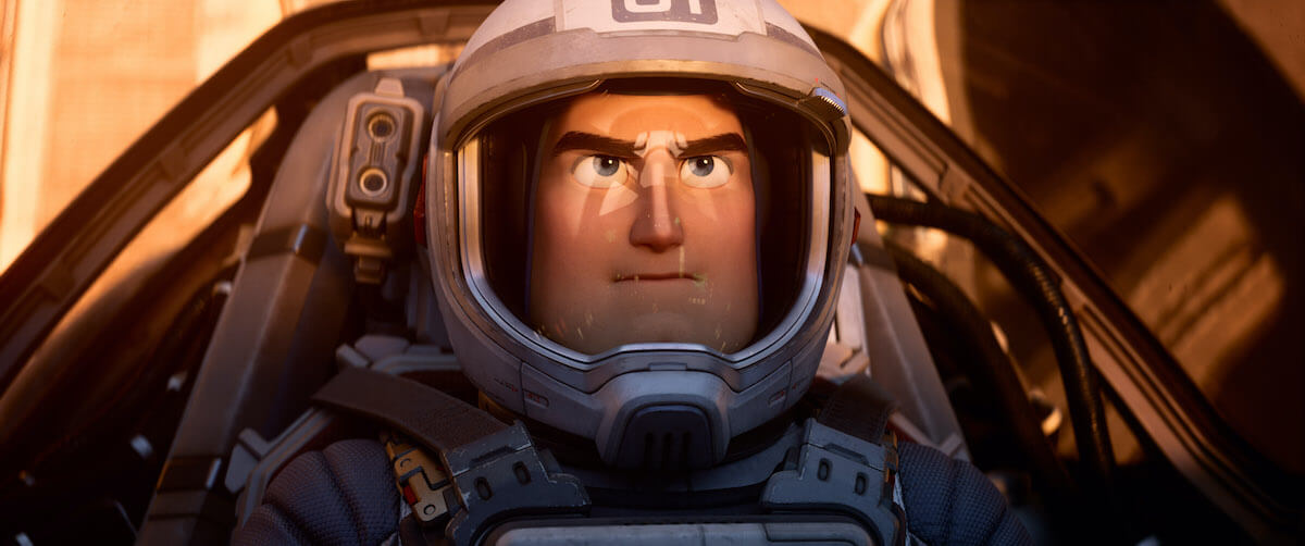 Lightyear, la recensione. Verso l'inclusione e oltre, prima storica coppia queer in un film Disney Pixar - LIGHTYEAR ONLINE USE b020 303b pub.pub16.2283 - Gay.it