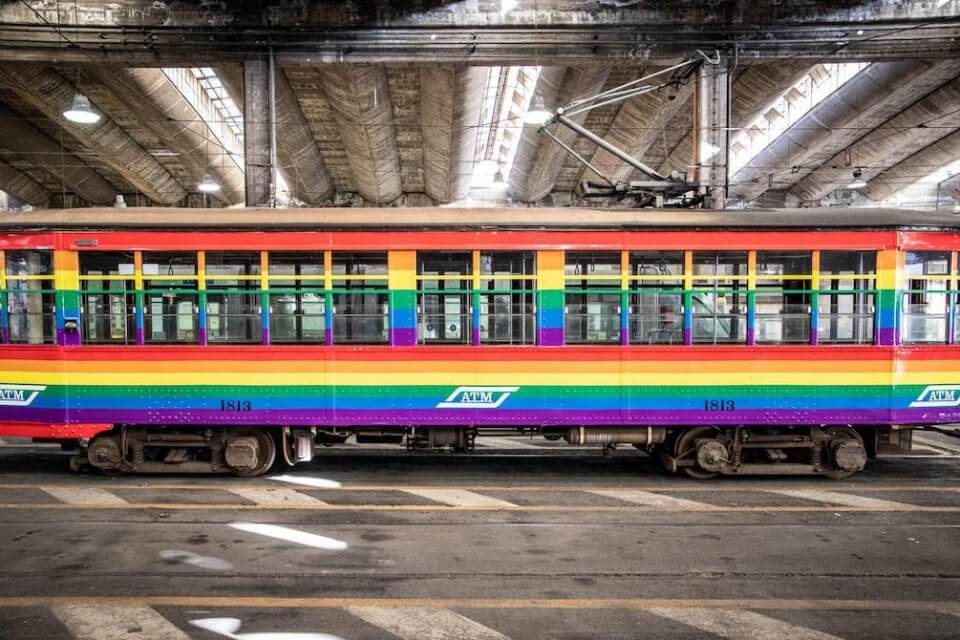Milano Pride 2022, ecco il tram arcobaleno che attraverserà la città - Milano Pride tram arcobaleno - Gay.it