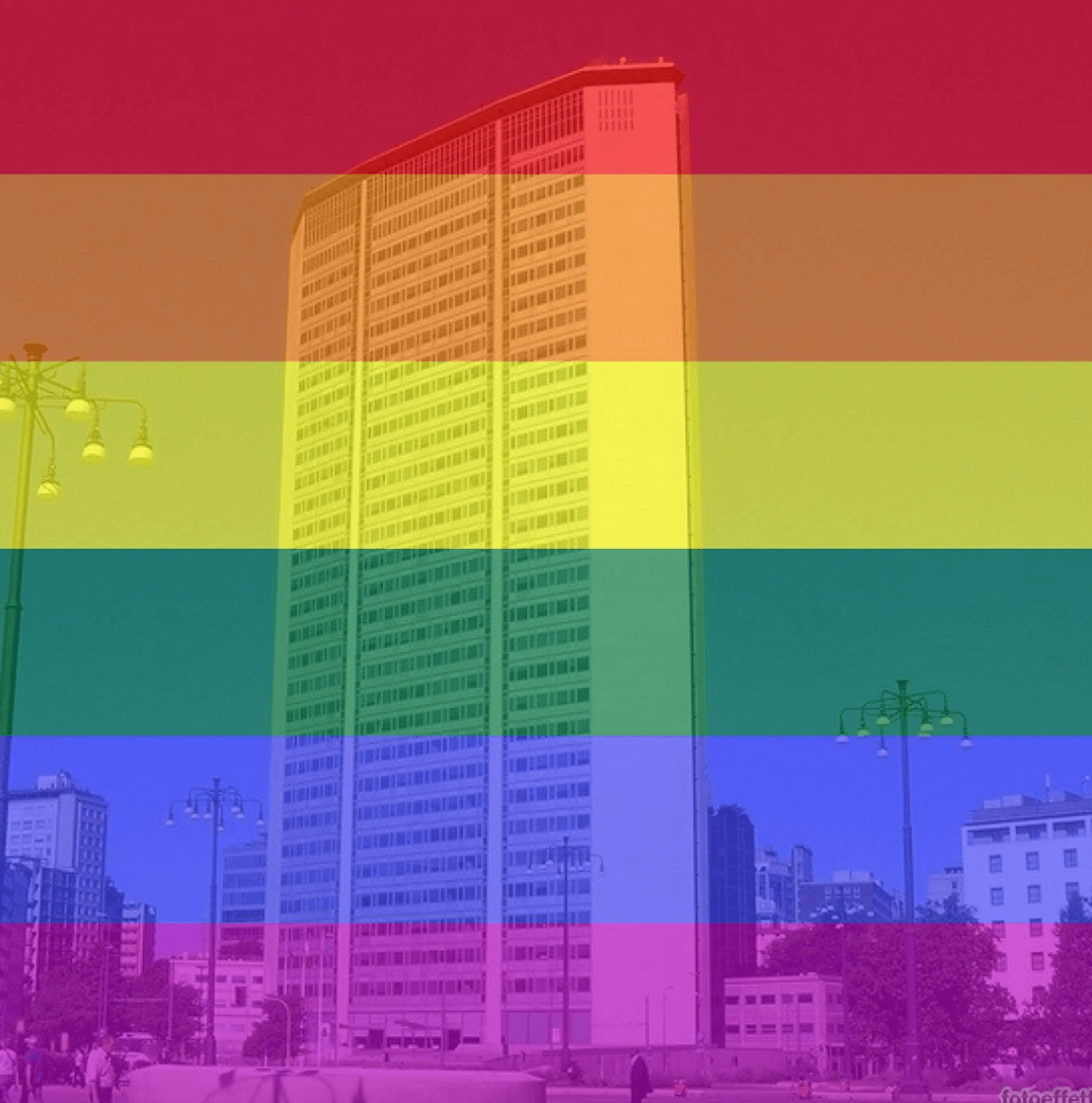 Milano Pride 2022, la Regione Lombardia ci sarà e il Pirellone diventerà arcobaleno - Pirellone arcobaleno 2 - Gay.it