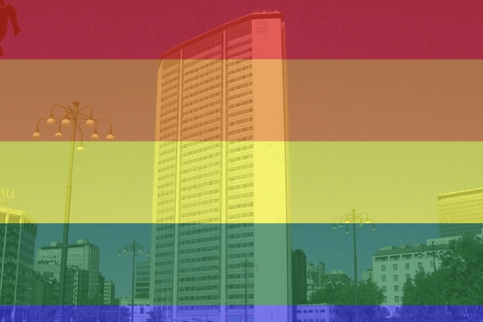 Milano Pride 2022, la Regione Lombardia ci sarà e il Pirellone diventerà arcobaleno - Pirellone arcobaleno - Gay.it