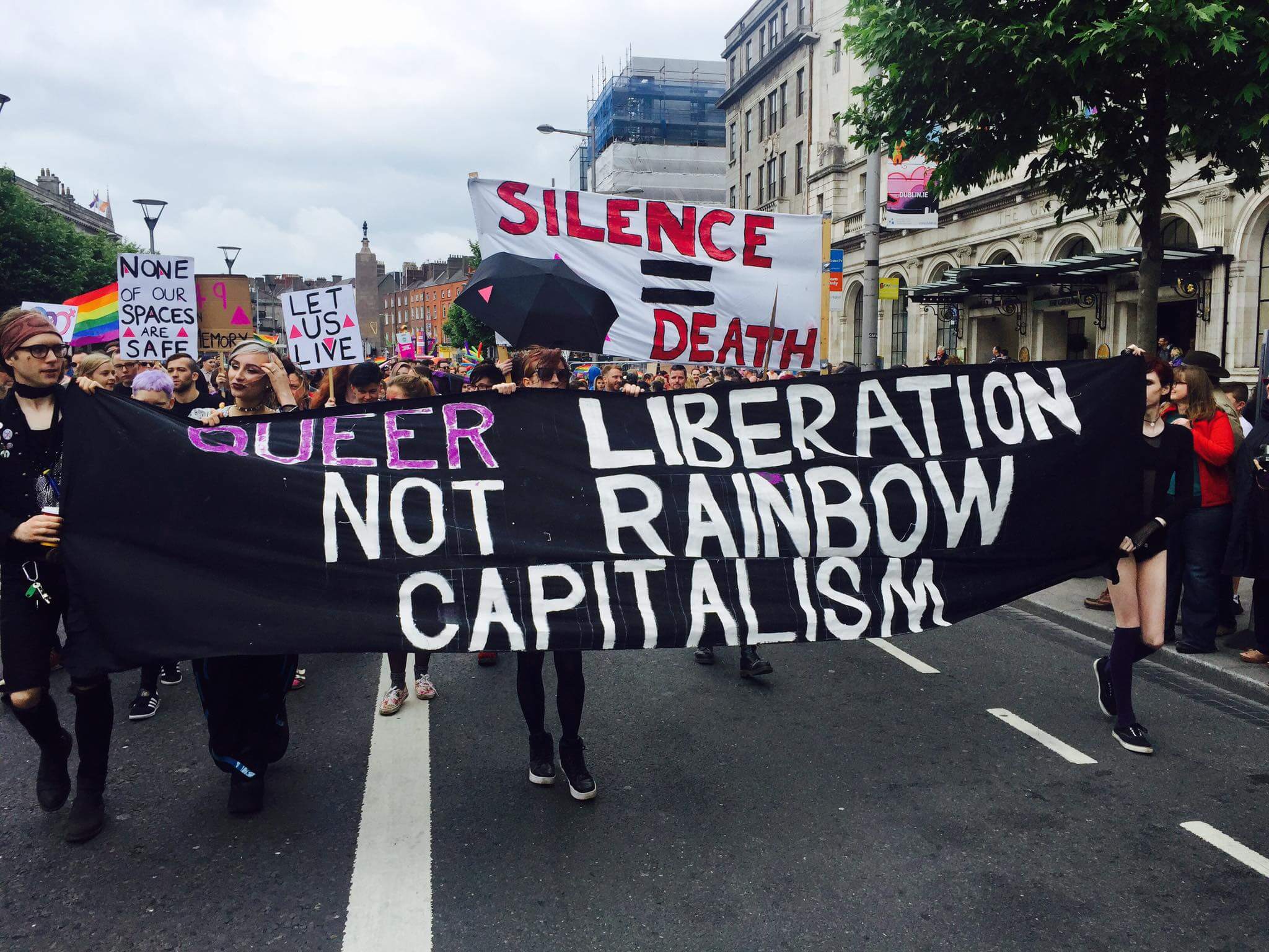 Pink Capitalism e Pride Month 2022: cos’è e perché dovresti evitarlo