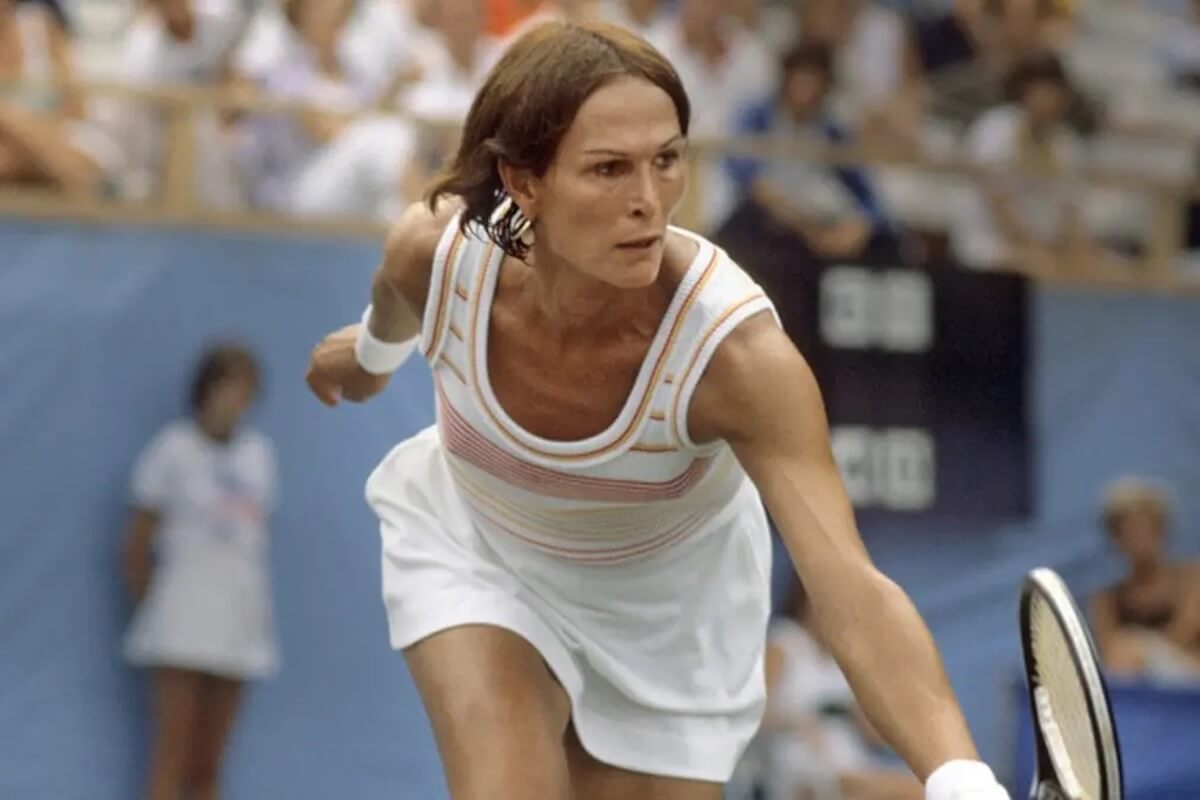 Lo stop alle nuotatrici trans* è il risultato di 45 anni di transfobia. Tutto nasce con Renée Richards nel 1976