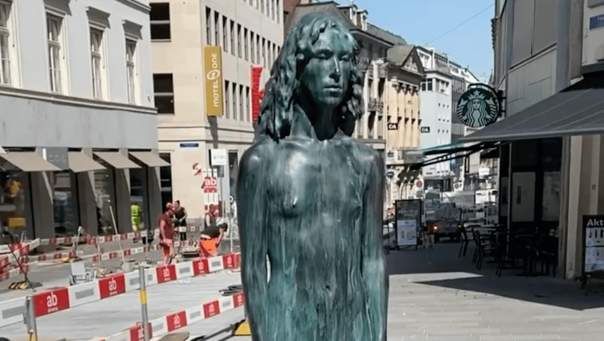 Svizzera, esposta la prima statua di una persona trans nuda