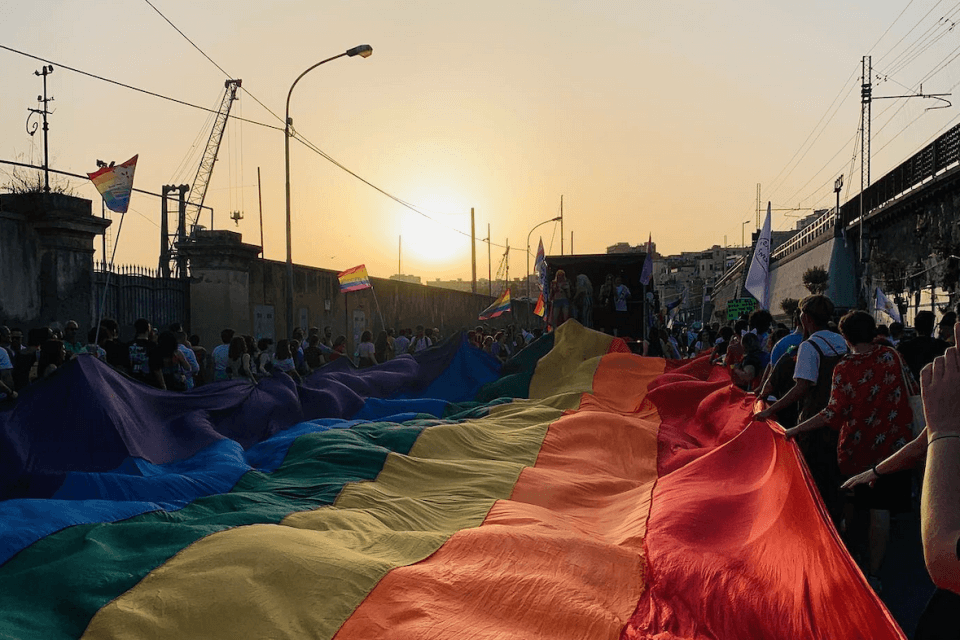 Onda Pride 2022, oltre 20.000 persone in strada nel primo weekend di Orgoglio - Vesuvio Pride 2022 - Gay.it