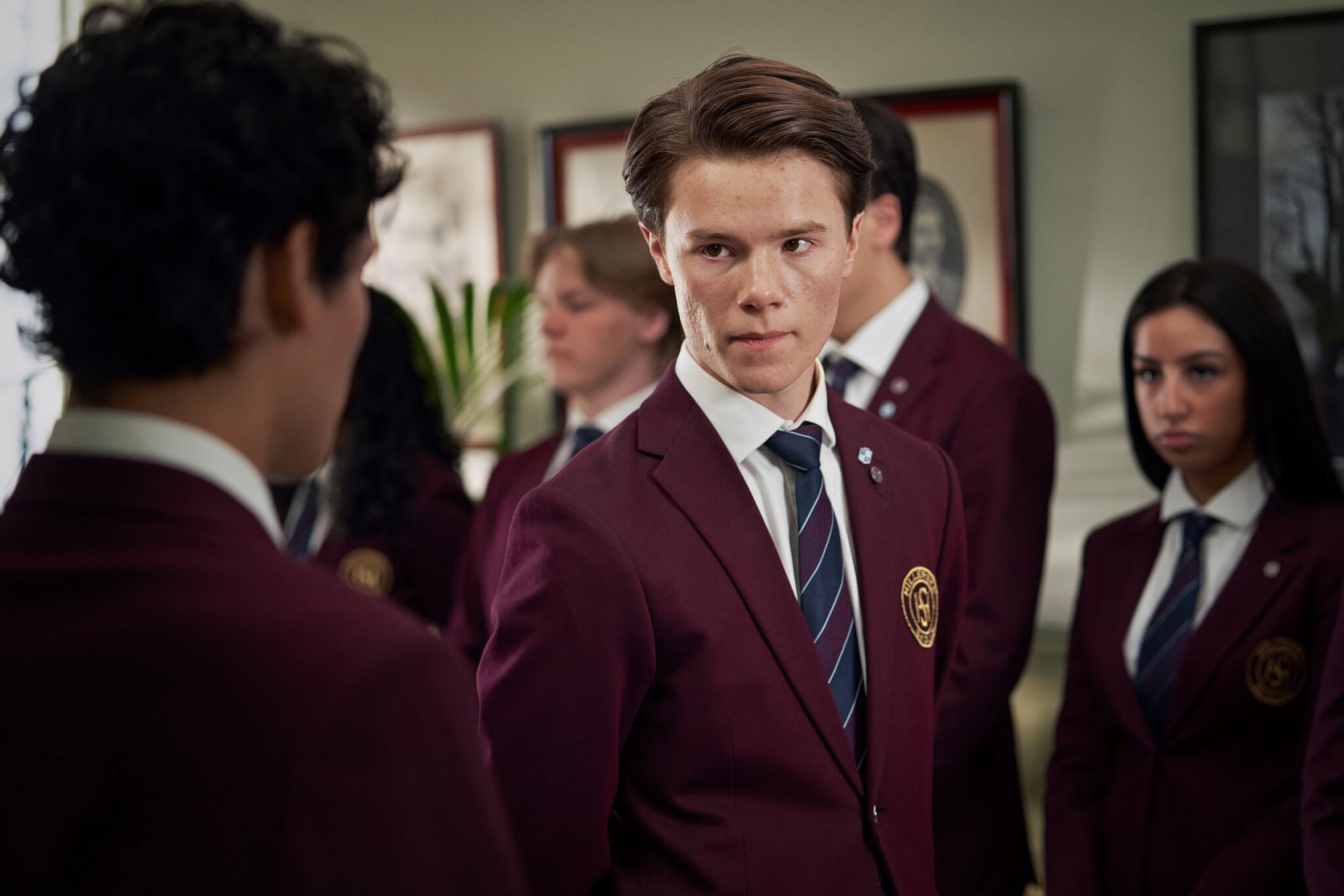 Young Royals 2, prime immagini e data d'uscita dalla serie Netflix con il principino svedese gay - Young Royals 2 scaled - Gay.it
