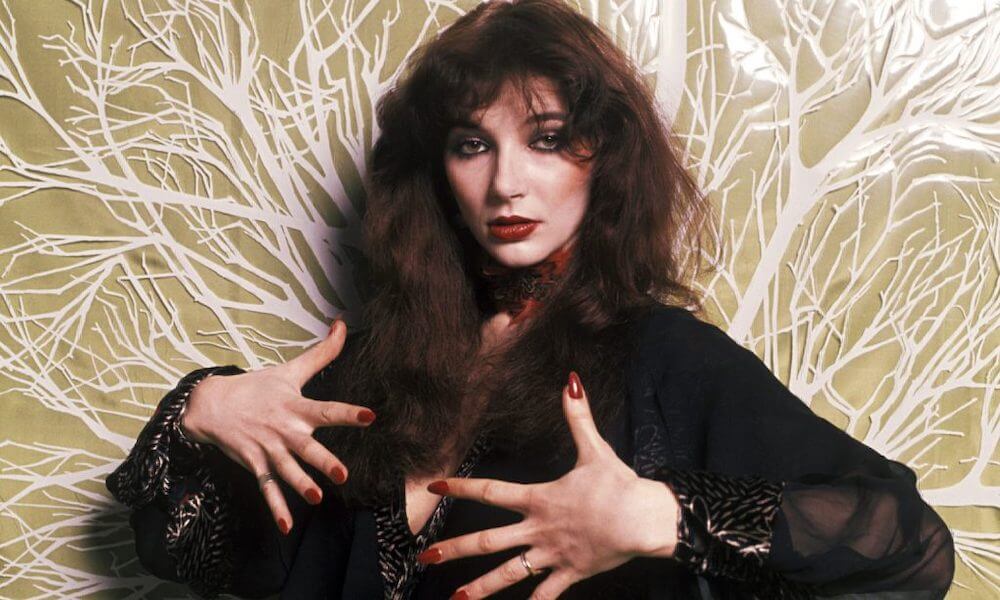 Stranger Things e la riscoperta di un’icona queer, sua maestà Kate Bush