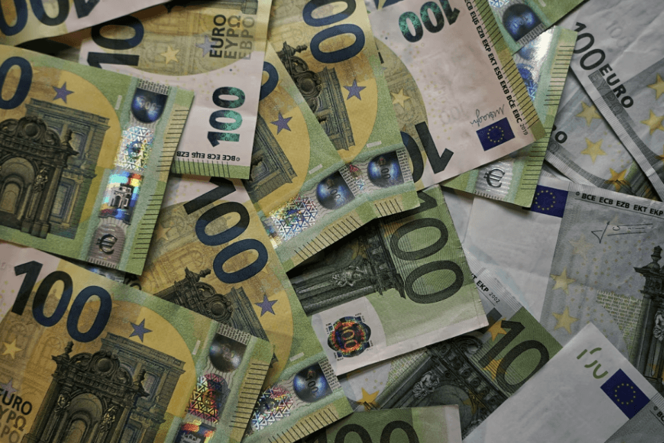 Pagherai 500 euro di multa se insulti o discrimini le persone LGBTQIA+