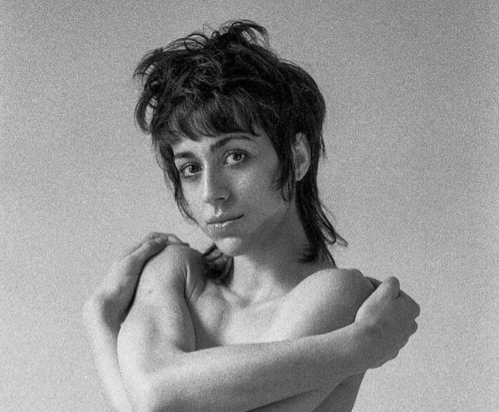 “Il piacere dà potere a chi siamo” – scoprendo la queer art di Sara Brown