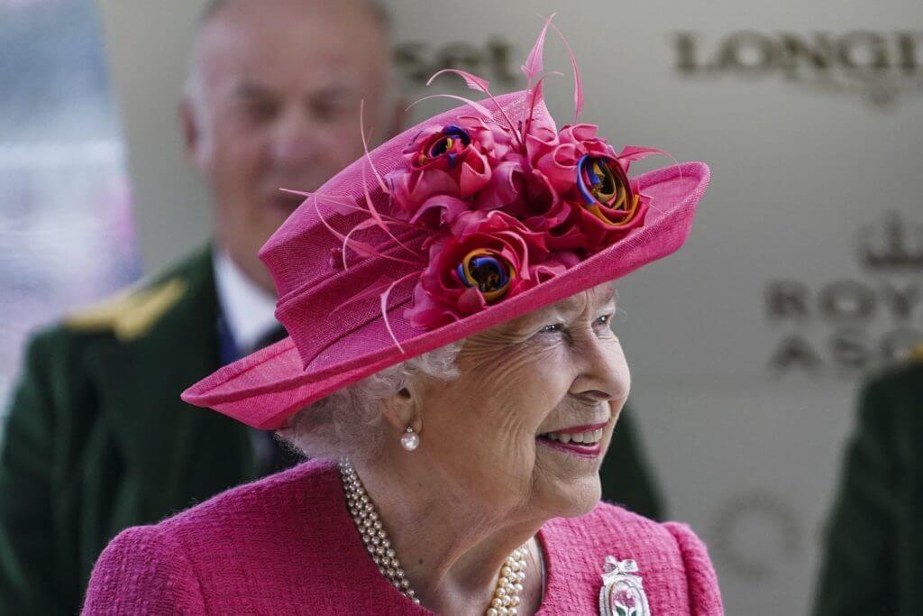 6 momenti storici in cui la Regina Elisabetta ha supportato la comunità LGBTQ+ - regina elisabetta comunita lgbtq 48 - Gay.it