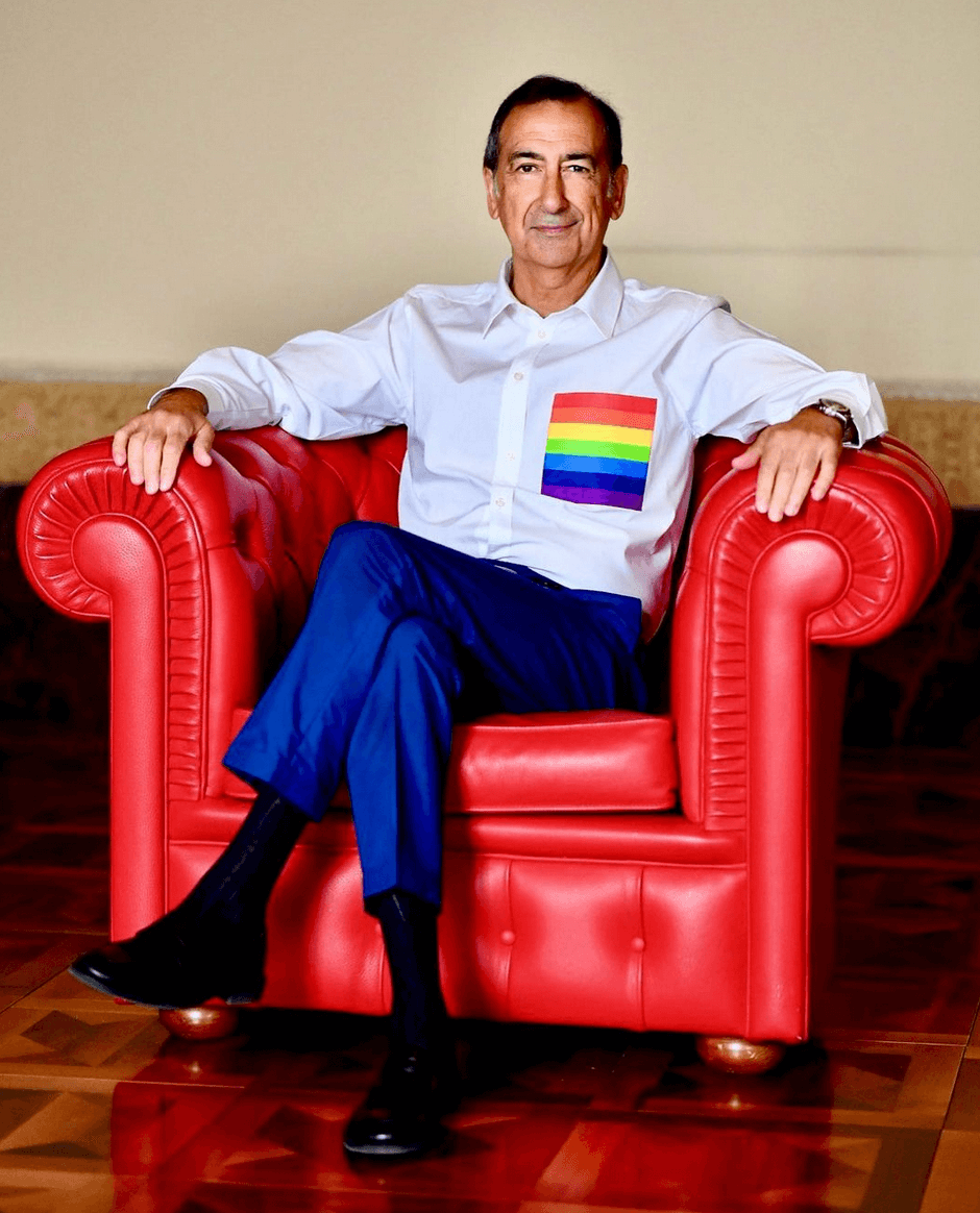 Milano Pride 2022, Beppe Sala con la camicia arcobaleno: "Per una Milano dei diritti. E dei doveri" - Beppe Sala rainbow - Gay.it