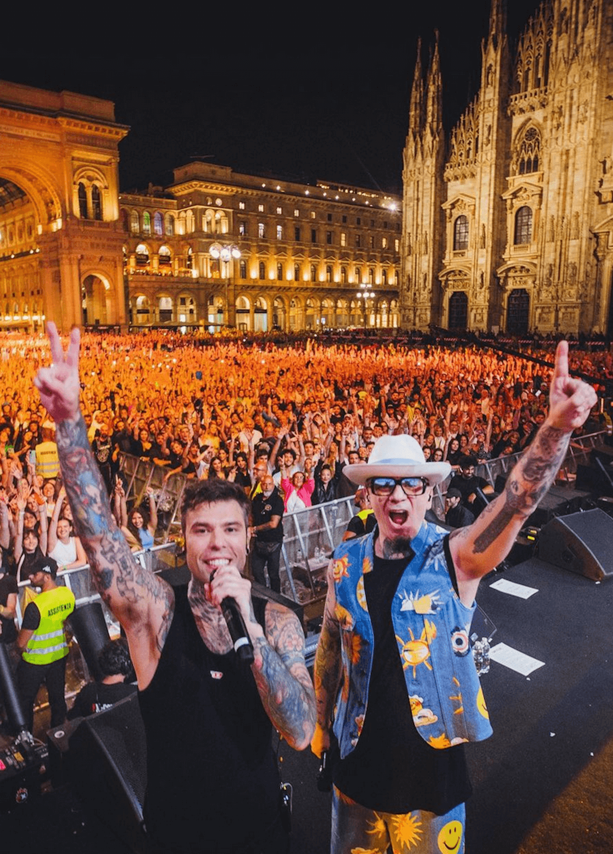 Bufera su Fedez per i versi omofobi di Paky al concerto in piazza Duomo. Albiani: "Almeno si scusino" - Bufera su Fedez per i versi omofobi di Paky al concerto in piazza Duomo 2 - Gay.it