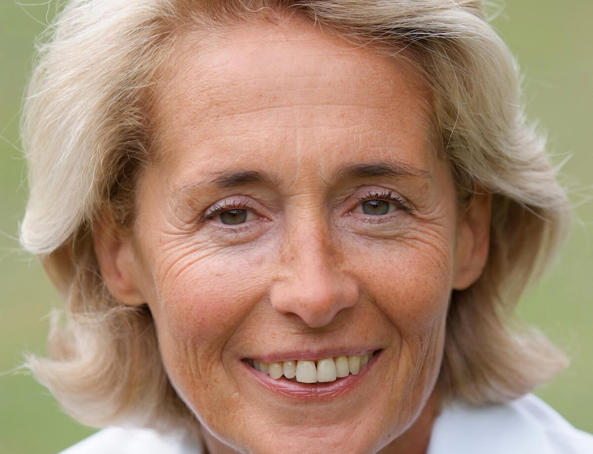 Caroline Cayeux, bufera sulla ministra francese per alcuni commenti omotransfobici: “Si dimetta!”