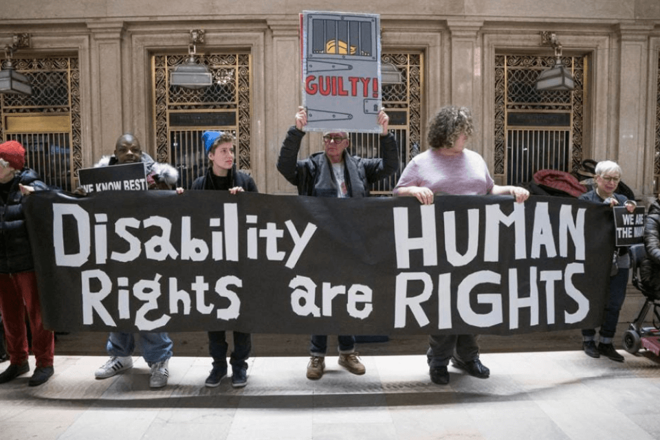 Cos’è l’abilismo, come si presenta e perché ha mille volti
