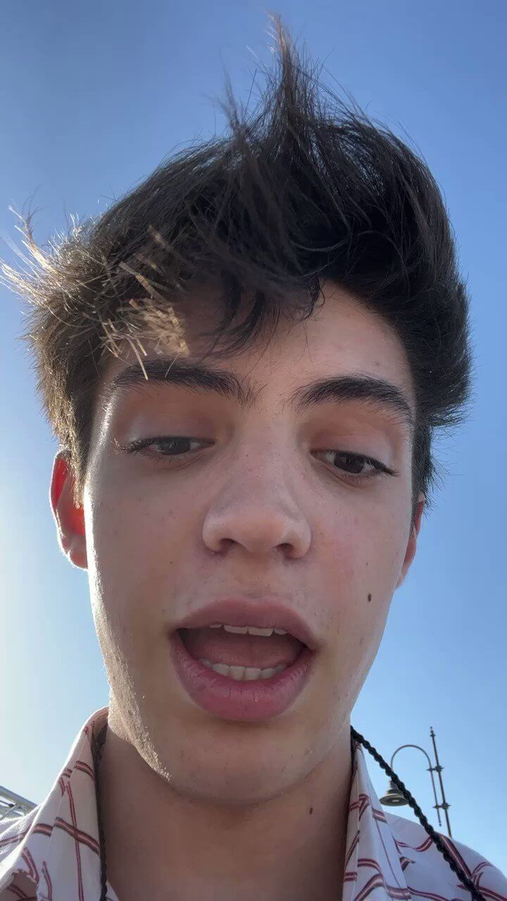 matteo romano gay it tiktok virale sanremo 2022 lgbtqia+