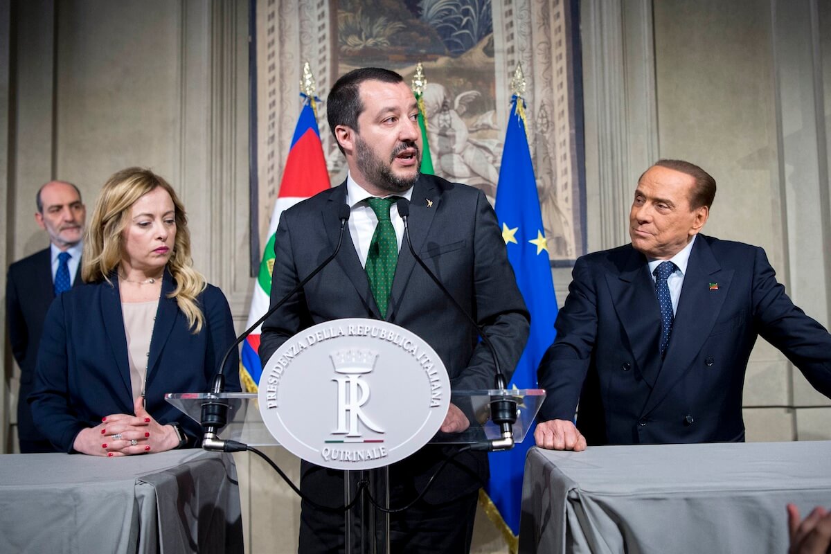 Meloni, Salvini, Berlusconi e le amicizie omotransfobiche della destra italiana - salvini meloni berlusconi - Gay.it
