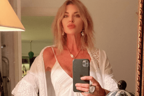 Alba Parietti "tifa" Meloni premier: "Non condivido il suo pensiero, ma ho grande rispetto per lei ed è bravissima" - Alba Parietti - Gay.it