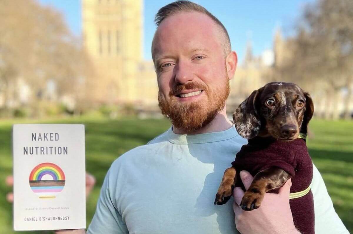 Naked Nutrition, il libro dedicato all’alimentazione della comunità queer: “Cosa mangiare per evitare il doccino?”