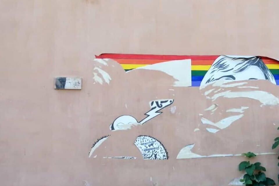 Gay Street Roma, distrutto il murale rainbow dedicato a Raffaella Carrà