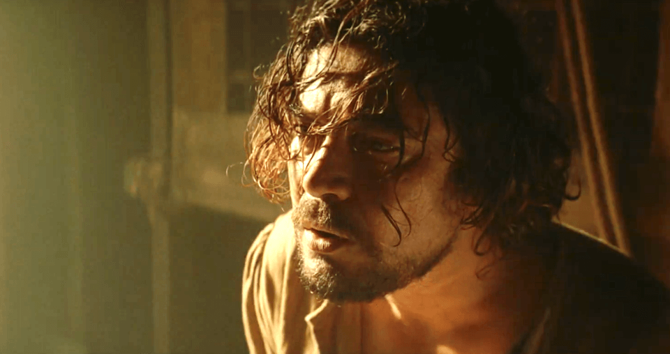Riccardo Scamarcio è Caravaggio, il primo trailer del biopic “scandalo” (?) di Michele Placido