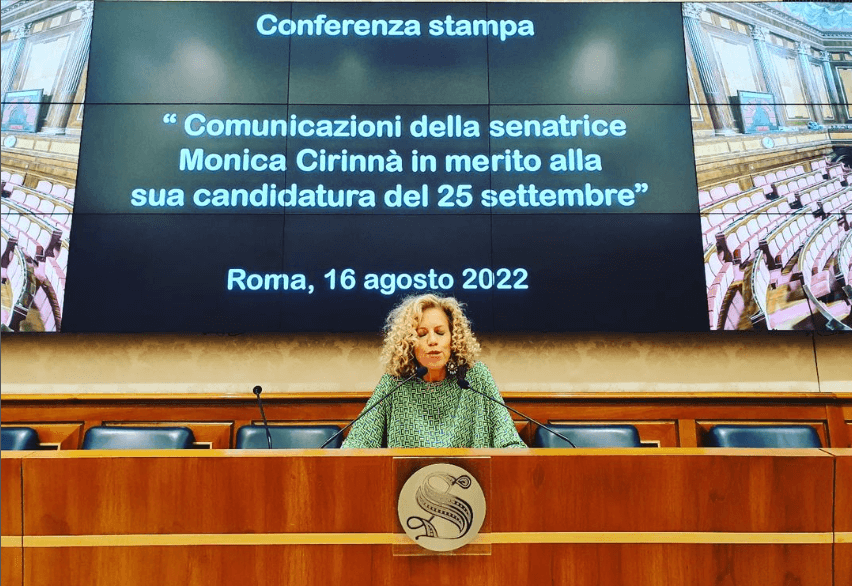 Monica Cirinnà accetta in lacrime la candidatura impossibile: “Contro i fascisti e l’oscurantismo” – VIDEO