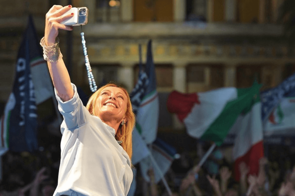 Bar di Livorno, la titolare: “Sono lesbica e non vogliamo i soldi di chi ha votato Giorgia Meloni”