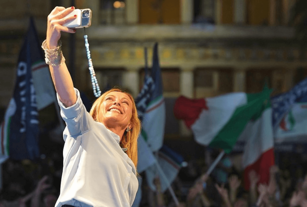 Bar di Livorno, la titolare: “Sono lesbica e non vogliamo i soldi di chi ha votato Giorgia Meloni”