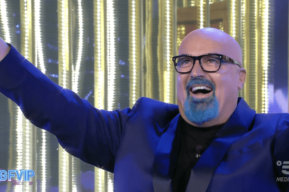 Giovanni Ciacci, insulti su Grindr: “Hai l’aids schifosa, malata”