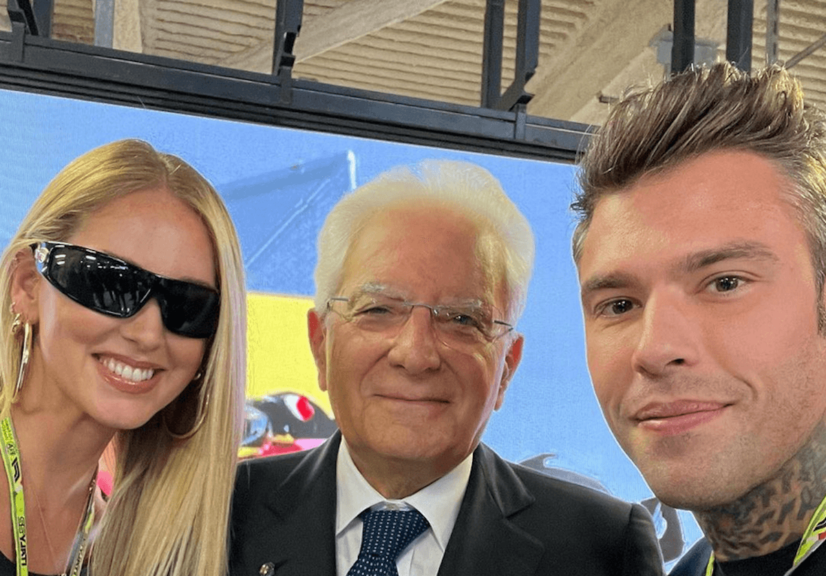 Fedez vs. Giorgia Meloni: “A 18 anni sparavo stronz*te. Anche lei diceva che Mussolini ha fatto cose buone”
