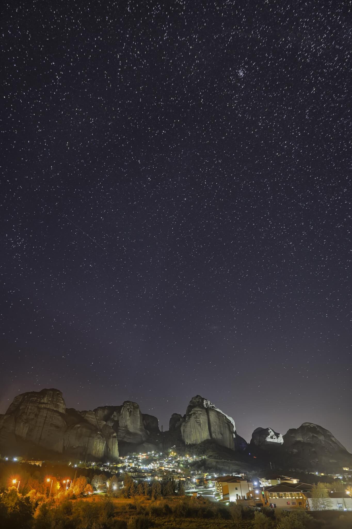 Le meraviglie della Grecia: 5 incredibili luoghi da visitare assolutamente - Meteora 9887 photo L Hapsis scaled - Gay.it