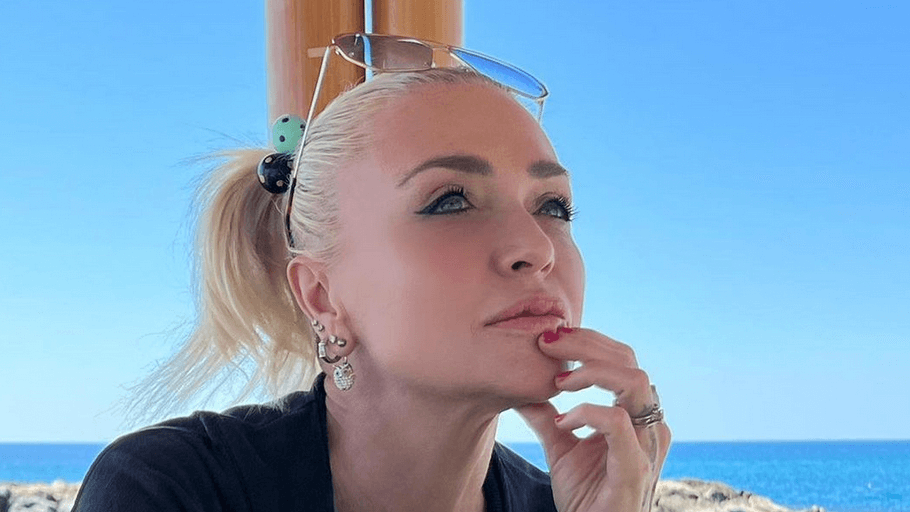 Ballando con le Stelle 2022, ecco i 13 concorrenti - Paola Barale - Gay.it