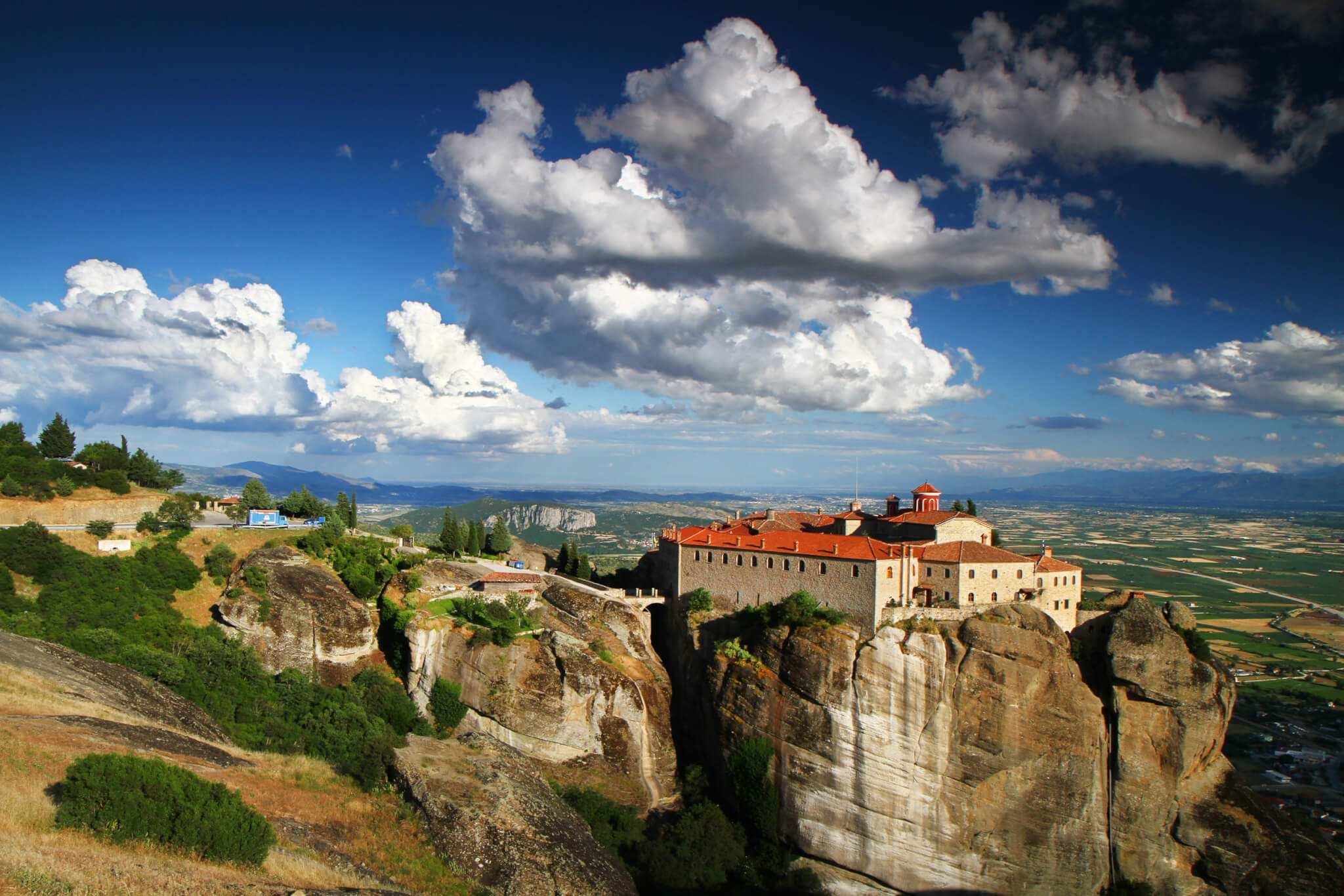 Le meraviglie della Grecia: 5 incredibili luoghi da visitare assolutamente - Thessaly Meteora Ag Stefanos Mon shutterstock 65177947 - Gay.it