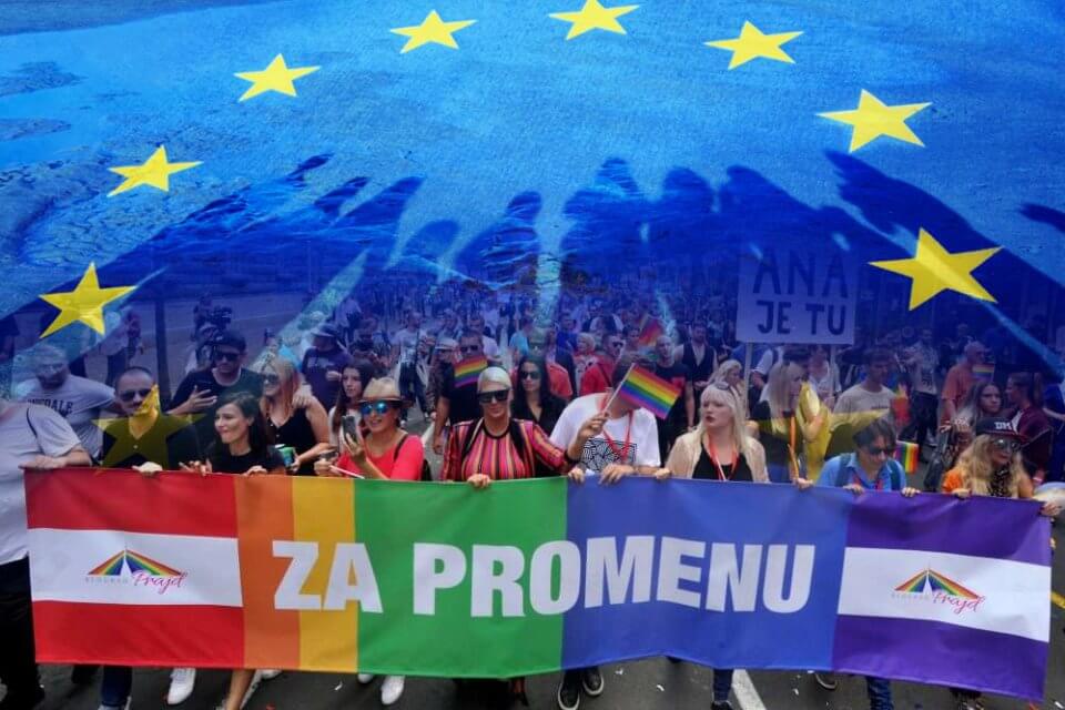 Europride 2022 a Belgrado, la libertà europea ha vinto sui sovranisti: ecco com’è andata – VIDEO