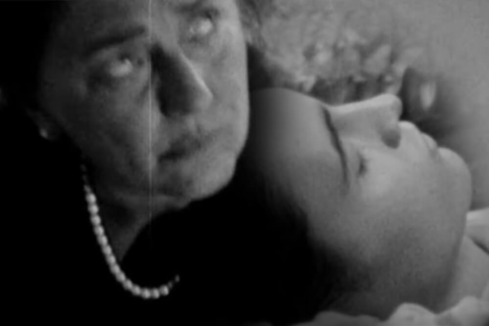 La mia prozia sepolta in abiti femminili grazie alle amiche, storia stupenda come nel film Le Favolose
