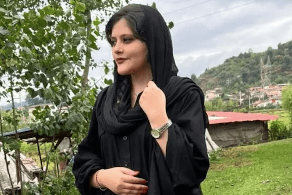 Iran: la morte di Mahsa Amini scatena proteste in tutto il Paese, le donne si preparano alla rivoluzione