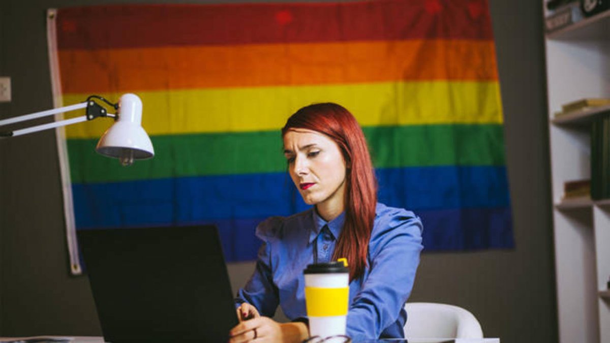 Una persona LGBTQIA+ su cinque ha subito discriminazioni sul lavoro: ecco i dati ISTAT-UNAR