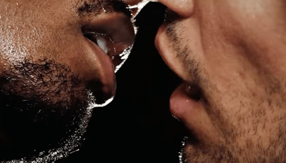 American Horror Story: NYC è la stagione più queer di sempre, tra subcultura leather, Hiv e omofobia di Stato