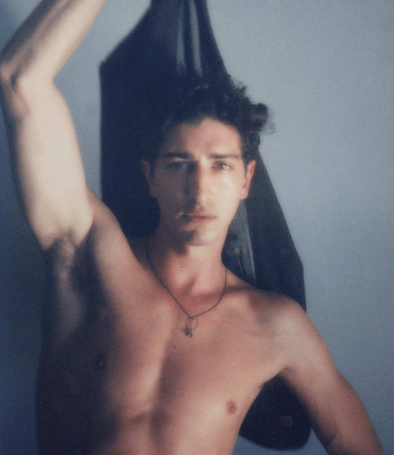 Johnny Massaro, l'attore brasiliano fa coming out e presenta il fidanzato - Johnny Massaro foto 2 - Gay.it