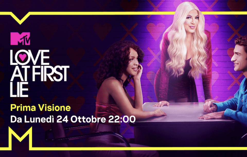Tori Spelling conduce Love at First Lie, primo game show sull'amore e le bugie di coppia (anche LGBTQ+) - Love at First Lie MTV - Gay.it