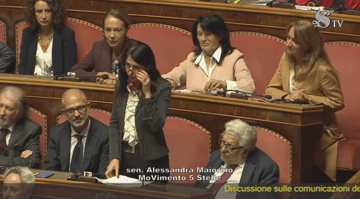 Maiorino in aula a Meloni: “Parla di lobby gender, mostri rispetto. Le persone LGBTQI+ sono il 15% del Paese” – VIDEO