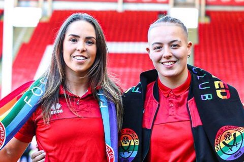 Sempre più inglesi sostengono le persone LGBTQ+ nello sport e dicono basta all'omotransfobia. Il nuovo studio - Rainbow Laces - Gay.it