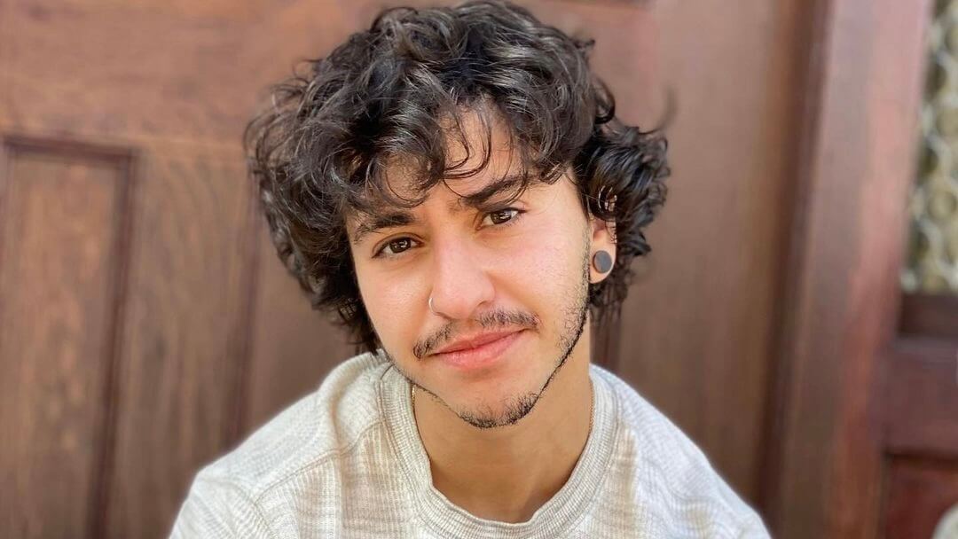 Zach Barack, l’attore trans* esorta la Marvel ad essere più coraggiosa con la rappresentazione transgender