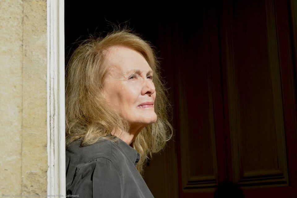 Il Nobel ad Annie Ernaux è una boccata d’ossigeno