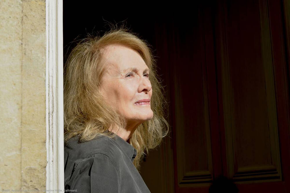 Il Nobel ad Annie Ernaux è una boccata d’ossigeno