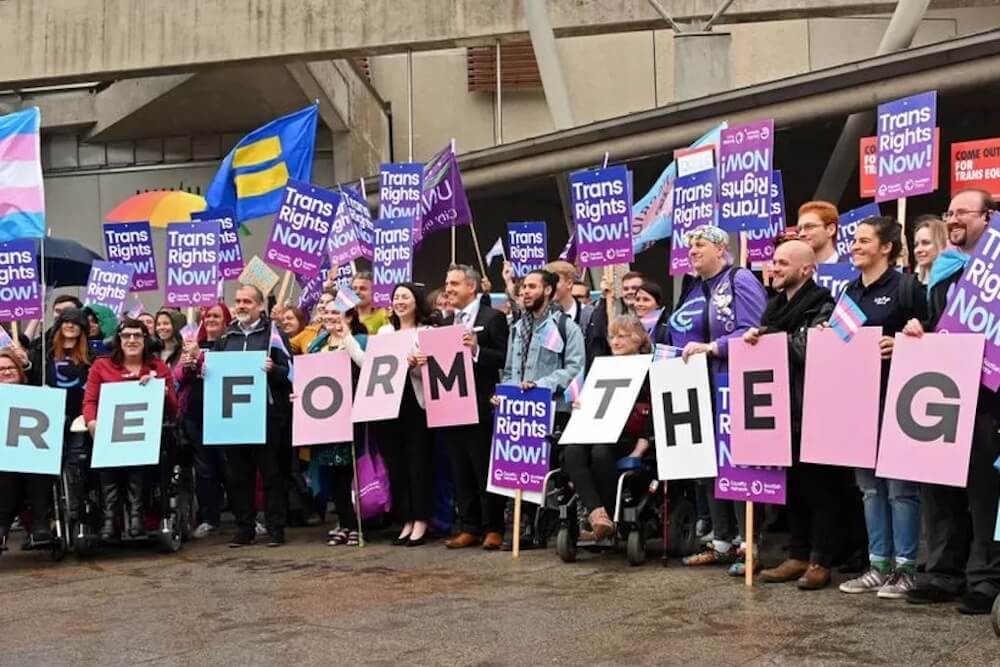 Scozia, approvato il disegno di legge che apre all’autodeterminazione per le persone trans*