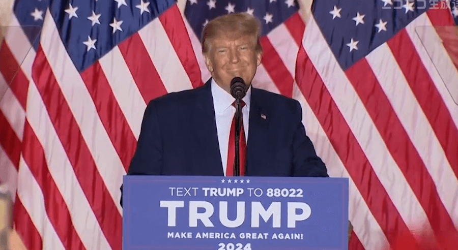 Se rieletto presidente Donald Trump promette che ripristinerà il divieto militare per le persone trans