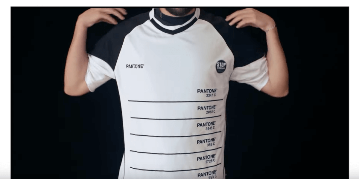 “Colors of Love", Pantone realizza una bandiera rainbow bianca con i codici dei colori per Qatar 2022 - Pantone Qatar 2022 t shirt - Gay.it