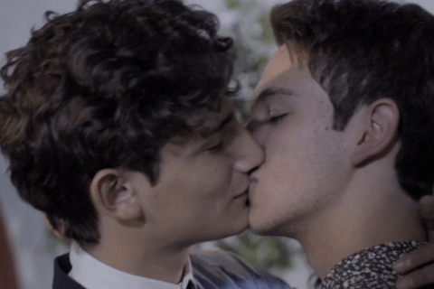 teen gay kiss