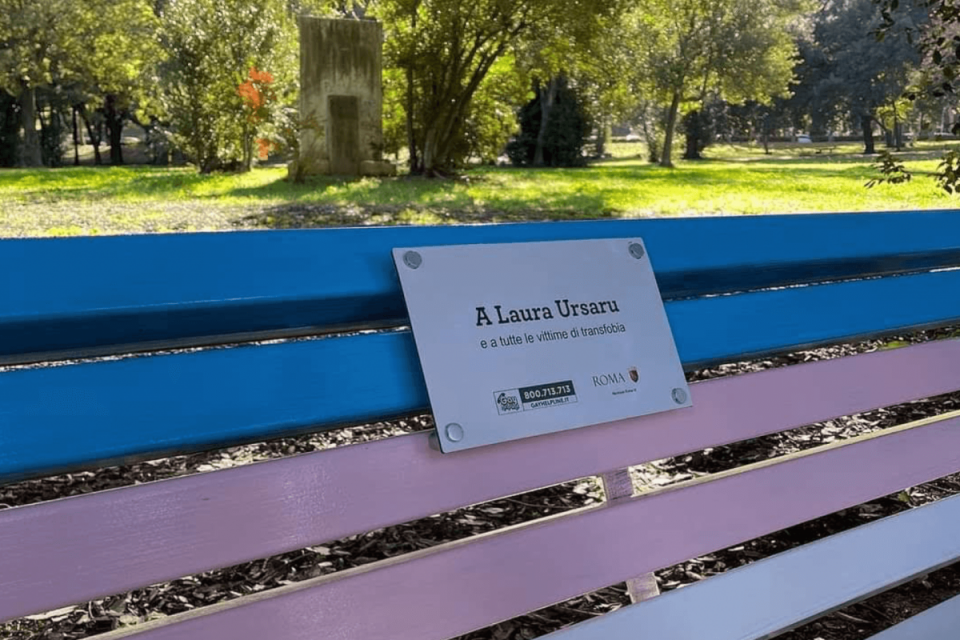 Roma, prima panchina in memoria delle vittime di transfobia e prima casa per persone trans*, intersessuali e non binarie