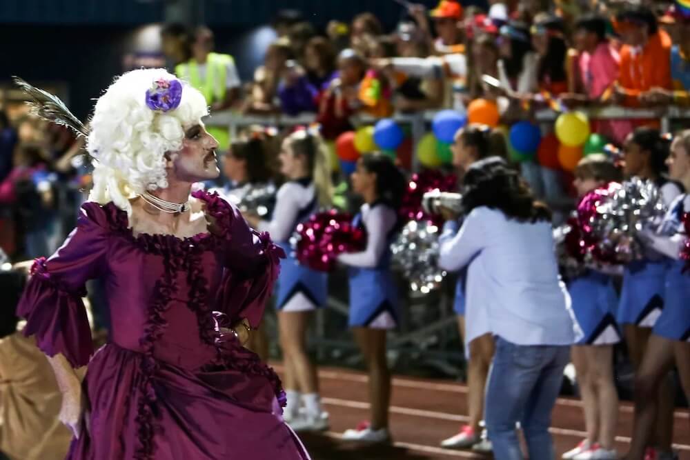 Texas: una legge per colpire lə artistə drag e le persone trans* limitando la loro libertà
